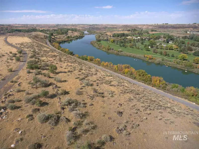 1390 River View Lane, Buhl, ID 83316