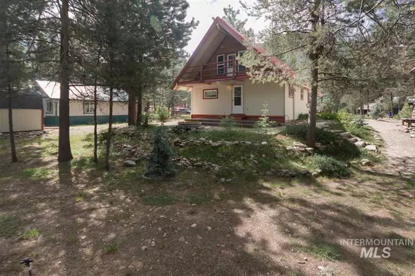 Lowman, ID 83637,18 E River Drive