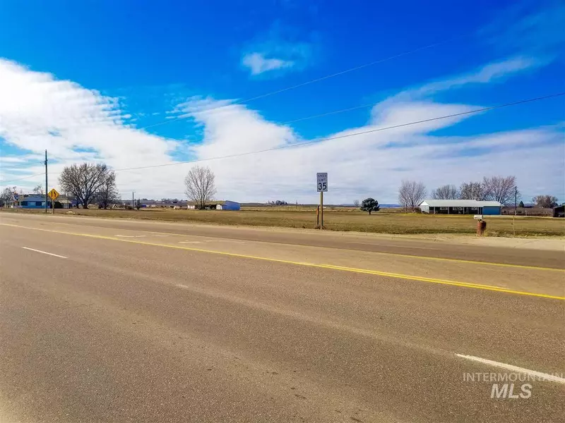 6325 Hwy 95, Fruitland, ID 83619