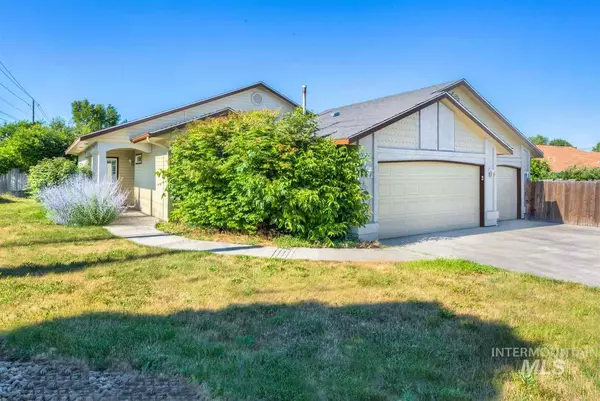 2518 W Flamingo Ave, Nampa, ID 83651