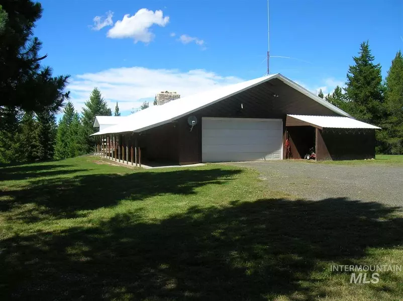 240 Ridgeway Drive, Elk City, ID 83525