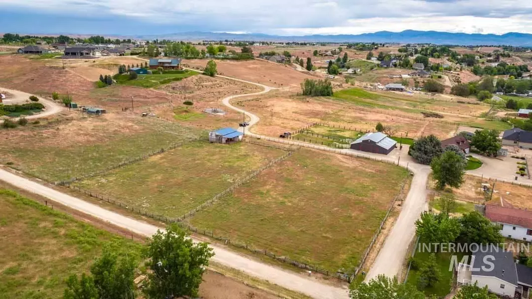 8624 Latimore Ln, Middleton, ID 83644