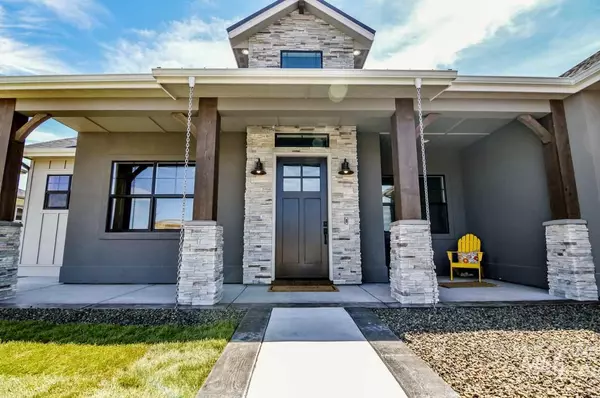 351 S Knightsbridge Lane, Nampa, ID 83687