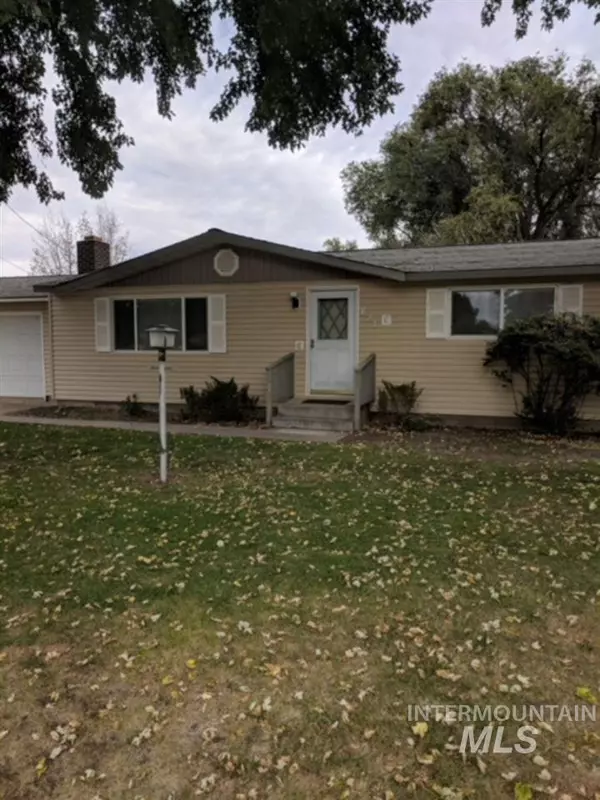 821 3rd Ave East, Gooding, ID 83330-9999