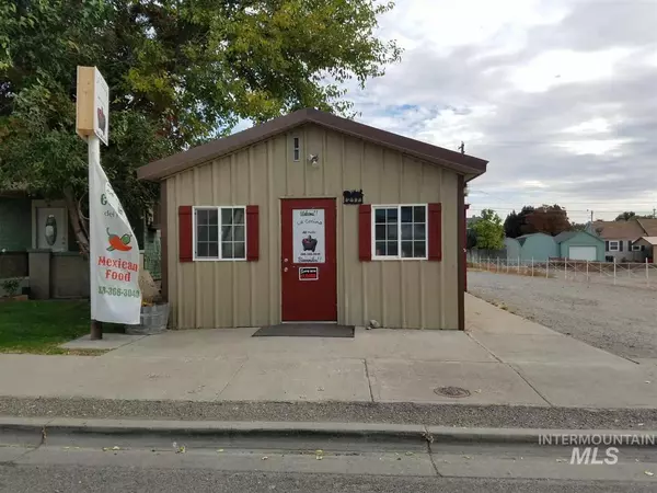 217 E 1st Ave, Glenns Ferry, ID 83623