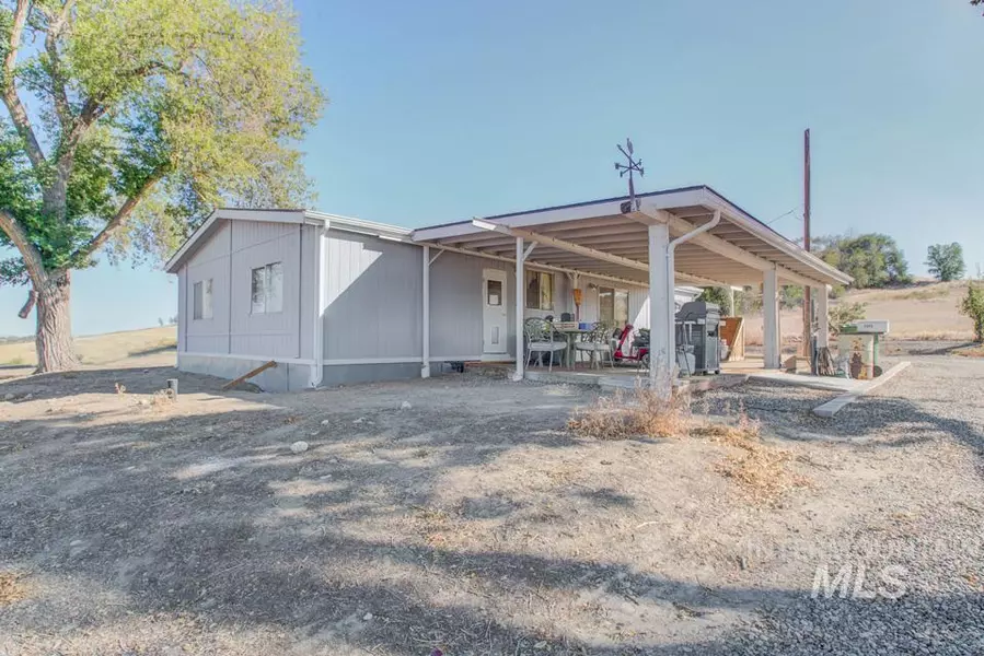 1565 Fairview Ave, Fruitland, ID 83619