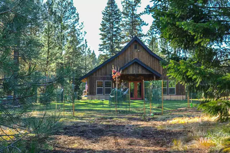 2505 Little Salmon Circle, New Meadows, ID 83654