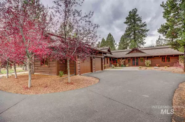 Mccall, ID 83638,318 Whitetail Drive
