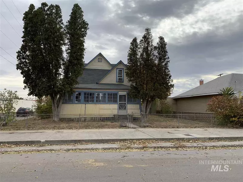 201 Ehrgood Ave, Nyssa, OR 97913