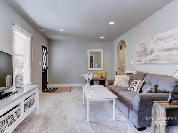 Boise, ID 83714,5885 N Bogart Ln.