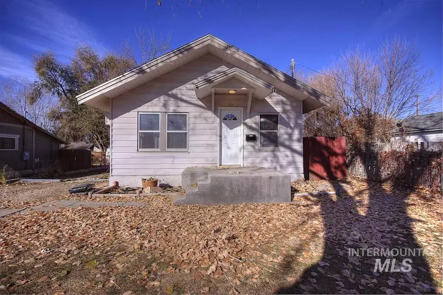 711 15th Ave S, Nampa, ID 83651