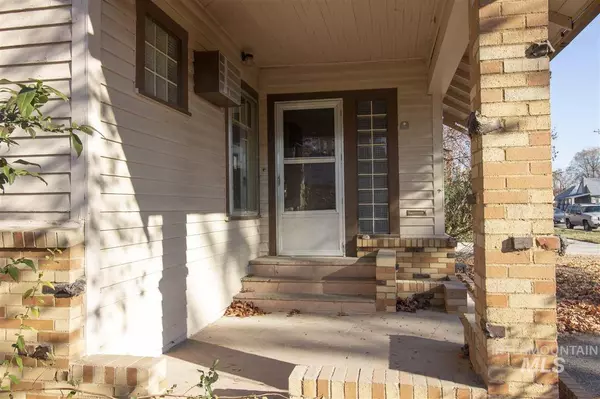 Payette, ID 83661,403 3rd Avenue North