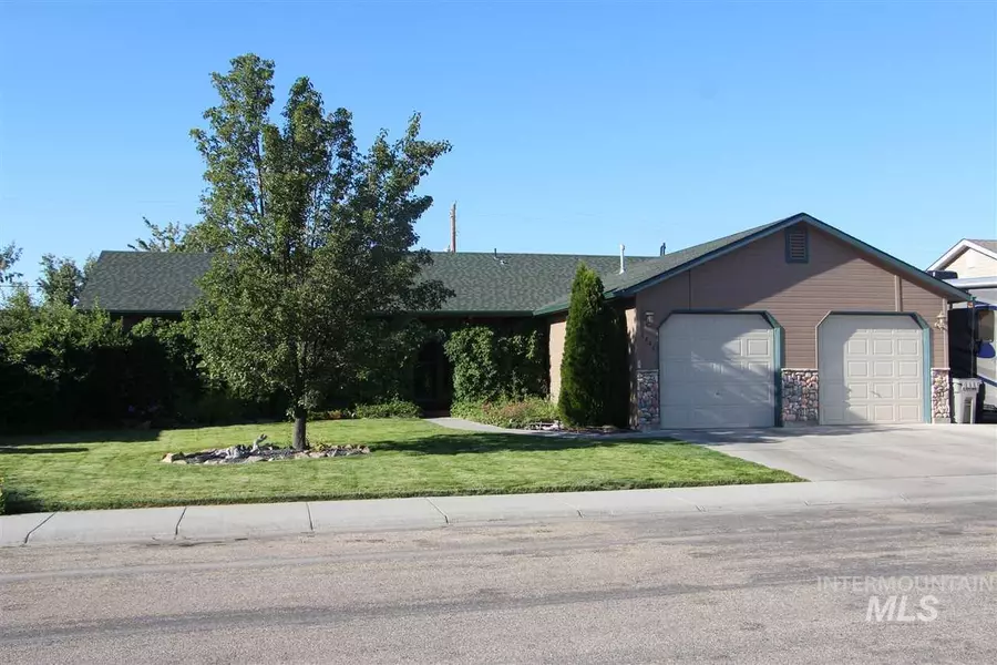 1244 NW Mandarin, Mountain Home, ID 83647