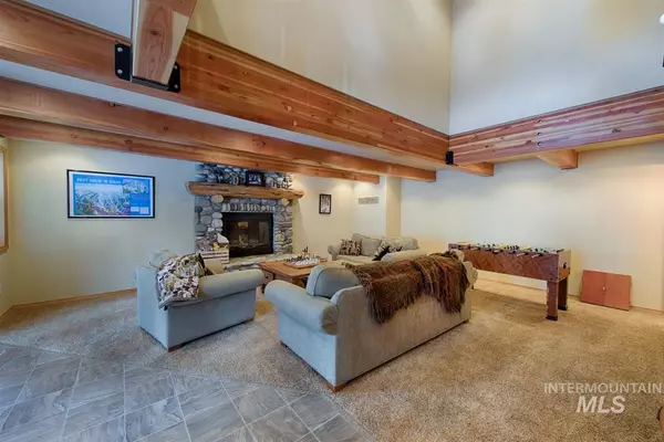 Mccall, ID 83638,2072 East Lakes Rd