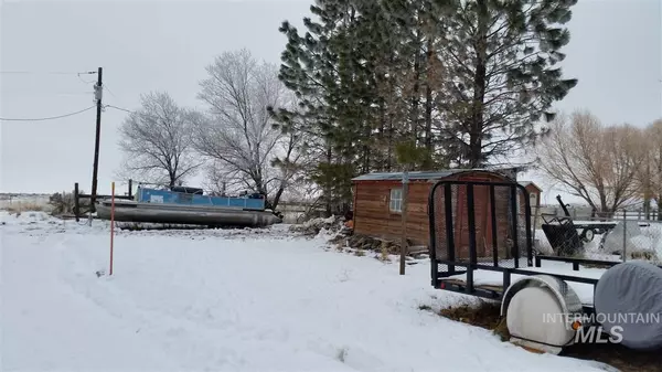 109 5th St, West Magic Resort, ID 83352-5228