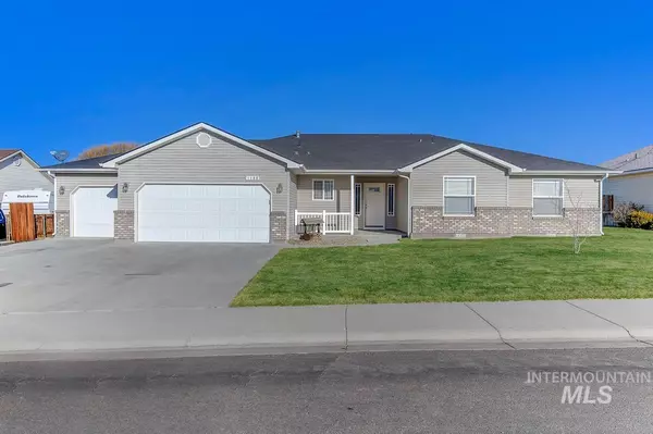 1588 NE Idarock, Mountain Home, ID 83647