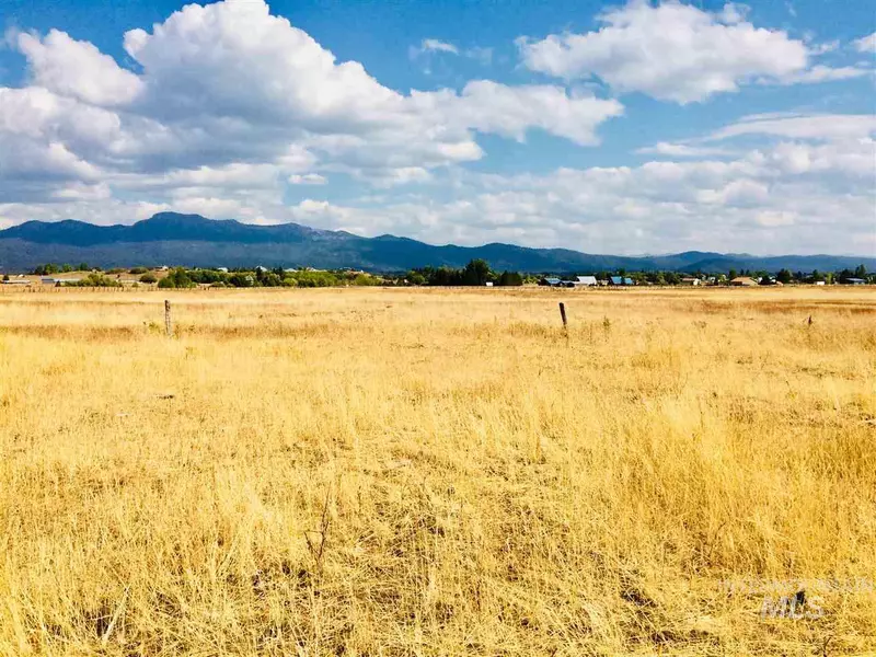 14010 Norwood Rd, Mccall, ID 83638