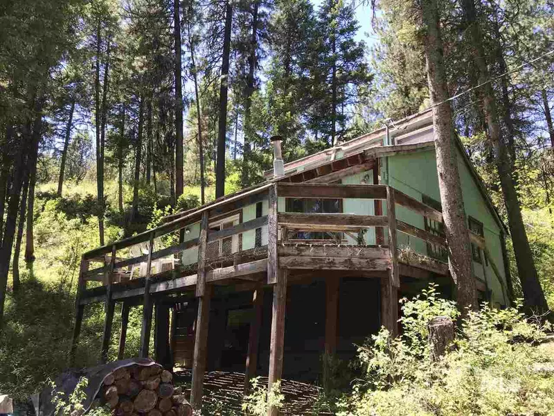 8 Valley View Circle, Lowman, ID 83637