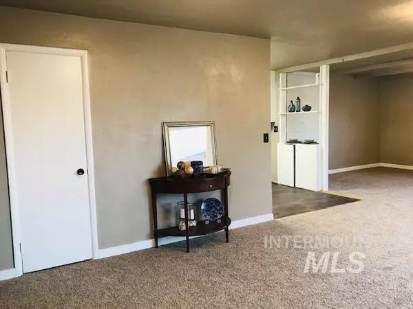 Fruitland, ID 83619,820 Ayers