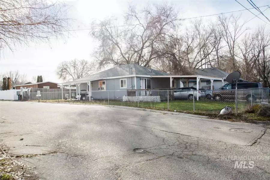 307 E 39th St, Garden City, ID 83714