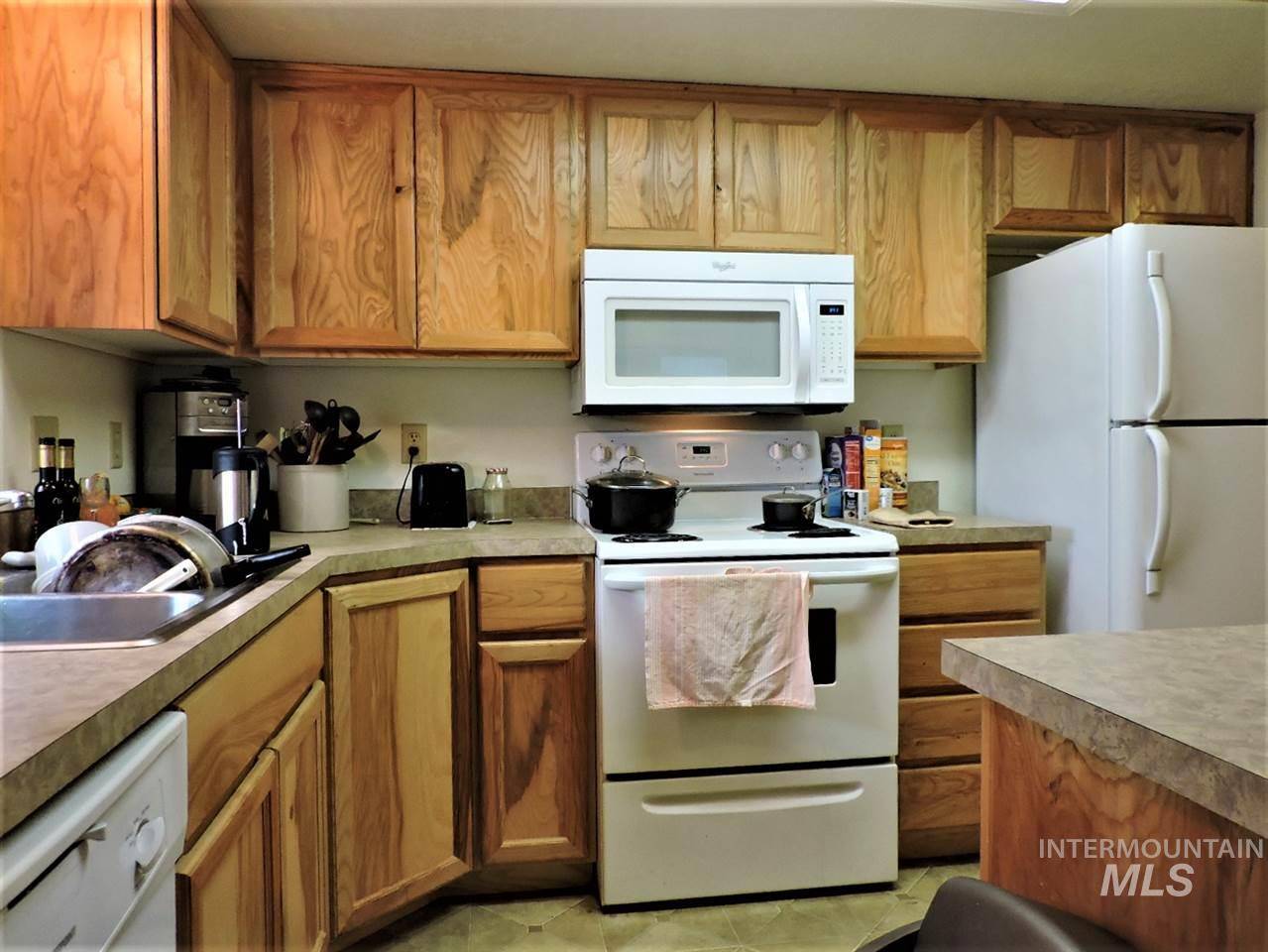 Boise, ID 83704-8631,867 & 869 N Gossett Place