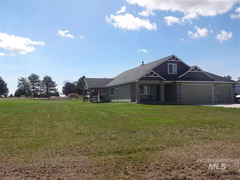 15579 Whispering Pine Ct, Caldwell, ID 83607