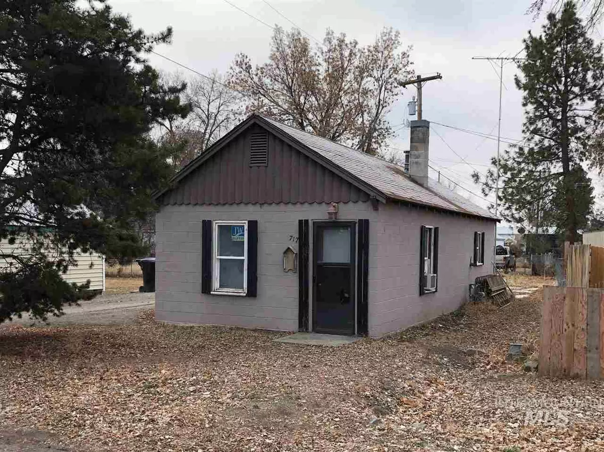 Gooding, ID 83330,717 3rd Ave E