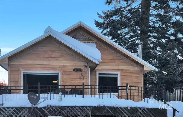 107 S 3rd Street, Elk River, ID 83827