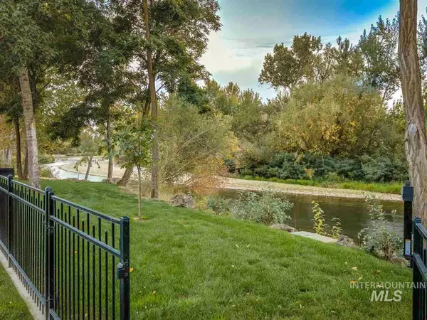 Garden City, ID 83714,10271 W River Rock Ln