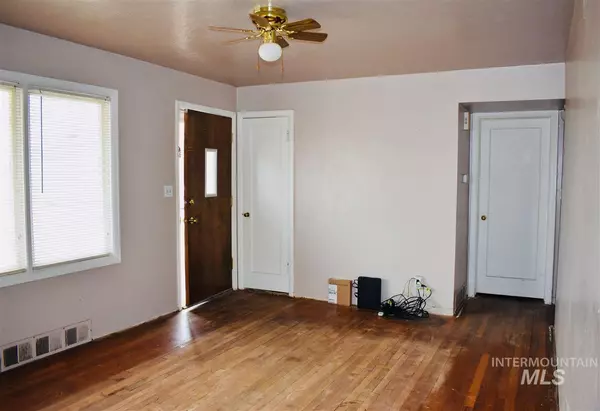 Caldwell, ID 83605,107 Parkhurst