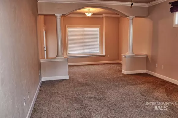 Meridian, ID 83646,1942 Glade Creek