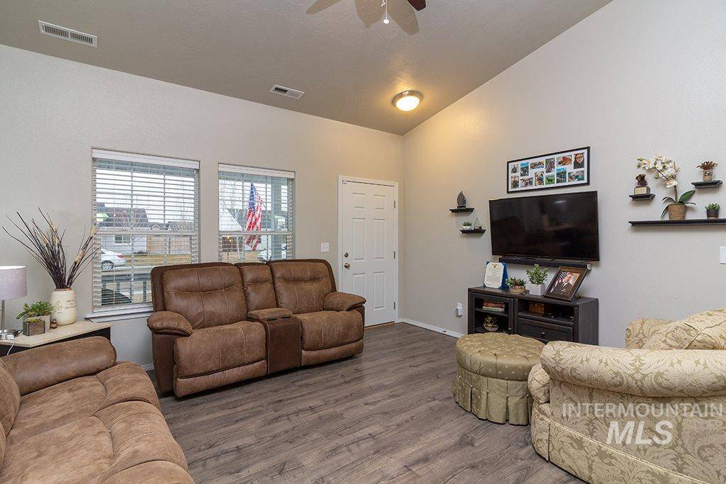 Middleton, ID 83644-5116,952 S Benewah Lake Ave