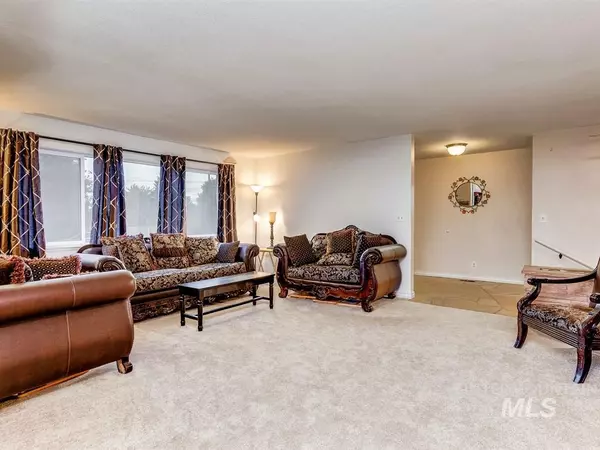 Nampa, ID 83686,943 Vista Dr