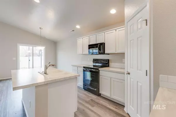 3506 NW 12th Avenue, Meridian, ID 83646