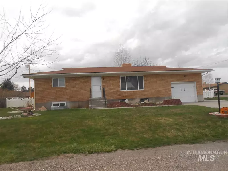 2281 Kyro Ave, Heyburn, ID 83336