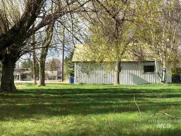 Fairfield, ID 83327,305 Camas E