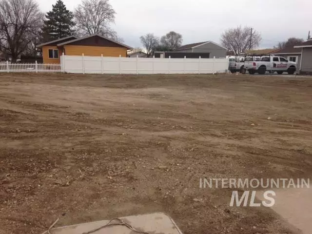 218 & 220 N Whitley Drive, Fruitland, ID 83619