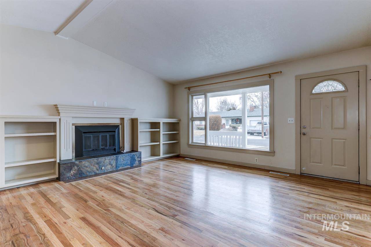 Boise, ID 83704,7619 W Waverly Drive