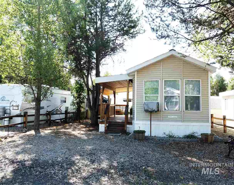 514 N Sawyer #a37, Cascade, ID 83611