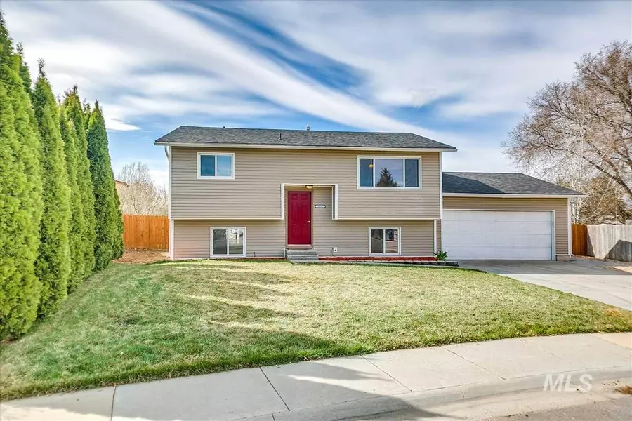 10355 W Seneca Dr, Boise, ID 83709