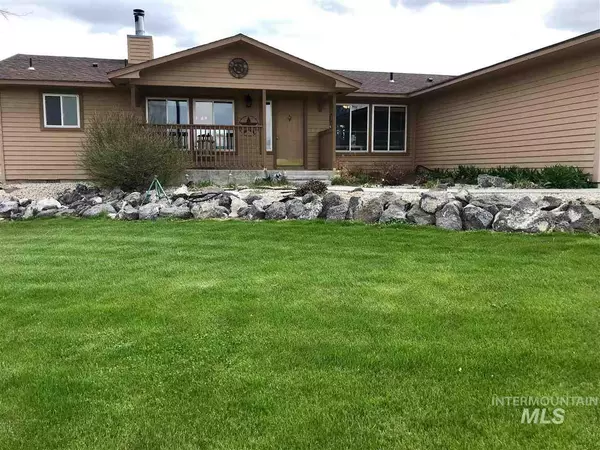 678 S Canyon, Melba, ID 83641