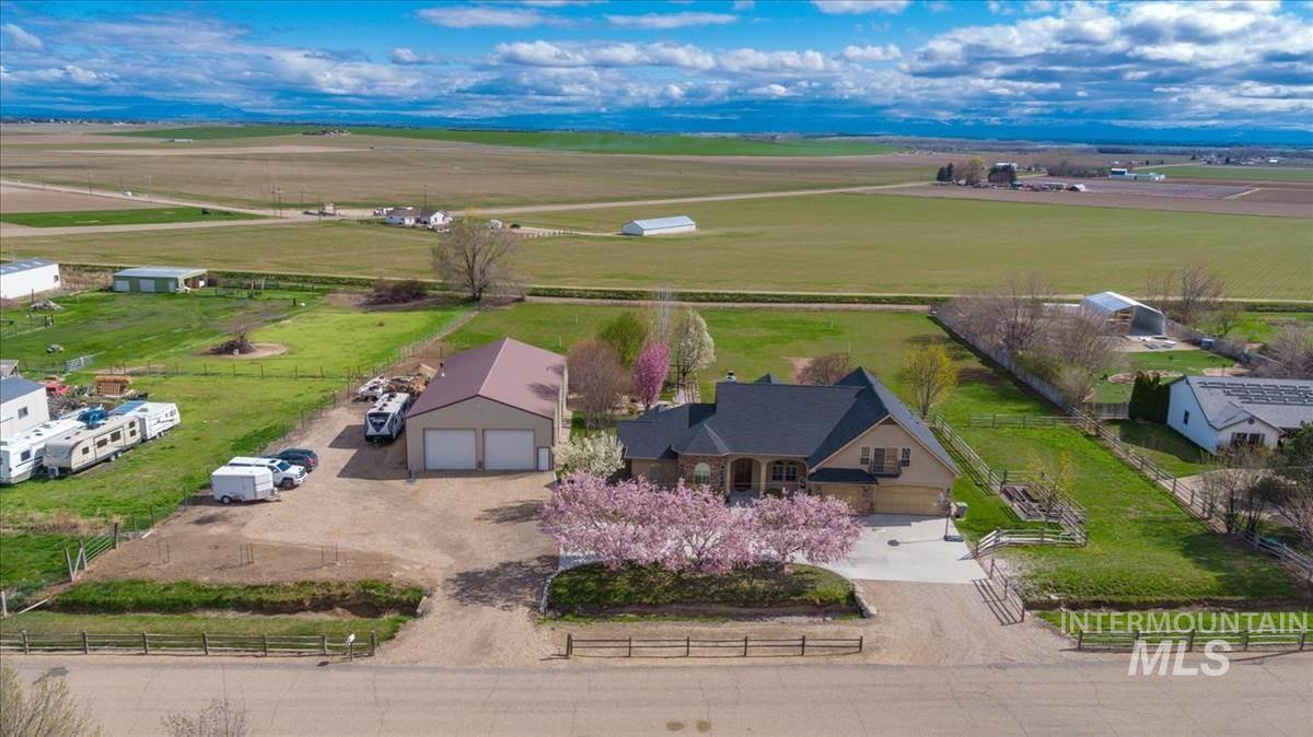 11774 Lawrence Dr, Caldwell, ID 83607