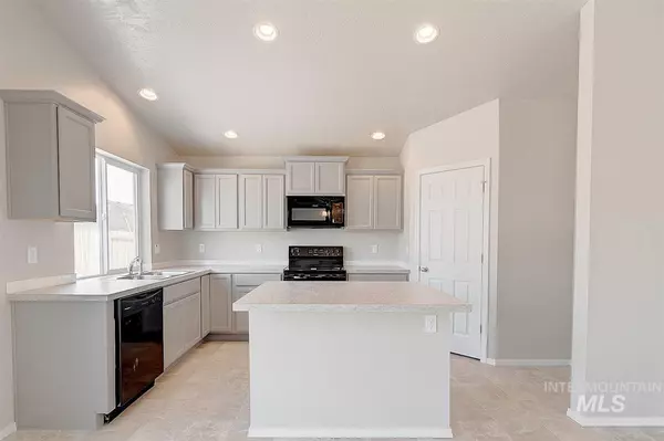Star, ID 83669,11777 W Box Canyon St