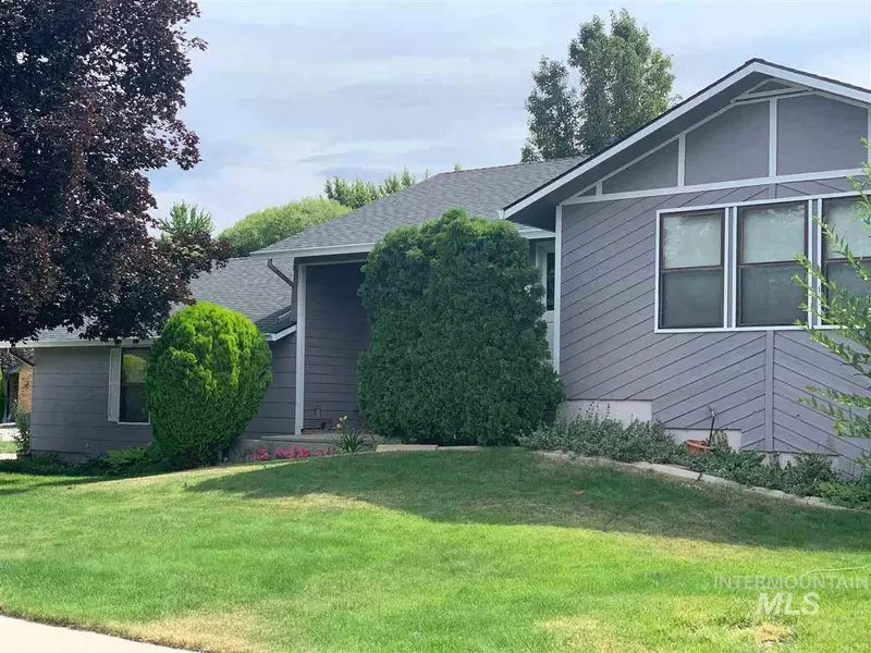 3902 N Shamrock Ave, Boise, ID 83713