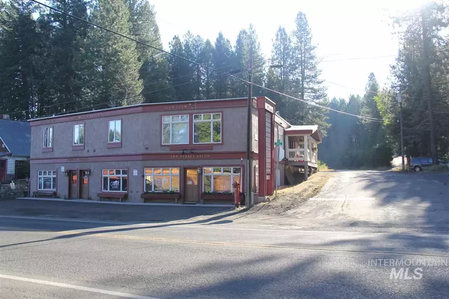 321 N 3rd St, Mccall, ID 83638