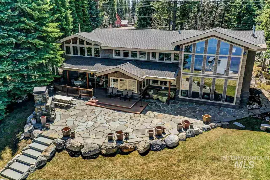 201 W Lake Street, Mccall, ID 83638