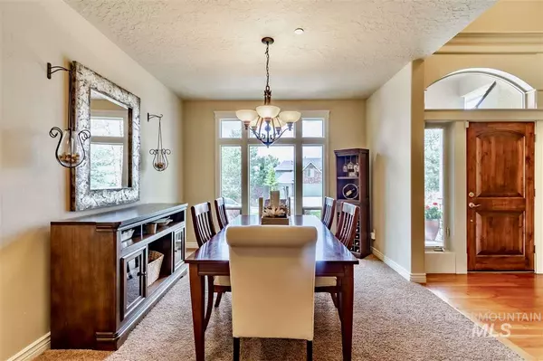 Boise, ID 83703,5499 N Quail Summit Pl