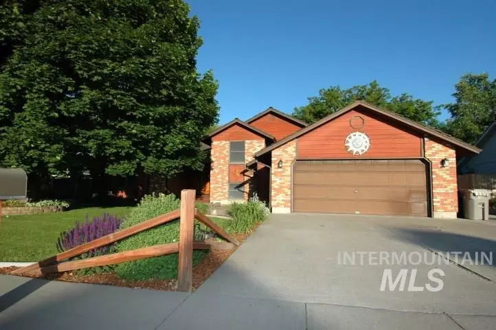 1535 Castle Way, Mountain Home, ID 83647-3718