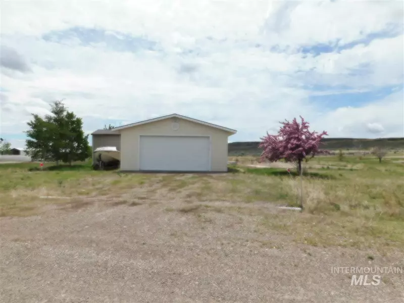 307 Pioneer Dr, West Magic, ID 83352