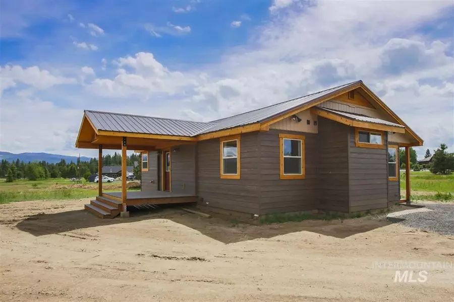 985 Ridge Rd, Mccall, ID 83638